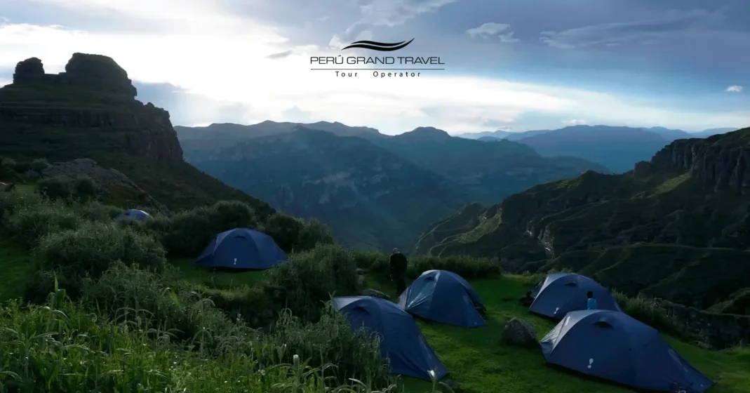 Acampamento de trekking na Semana Santa no Peru