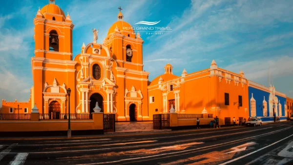 Capa, Trujillo Peru, Trujillo, Praça de Trujillo, Catedral de Trujillo, Cidade de Trujillo Peru