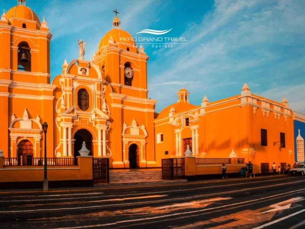 Capa, Trujillo Peru, Trujillo, Praça de Trujillo, Catedral de Trujillo, Cidade de Trujillo Peru