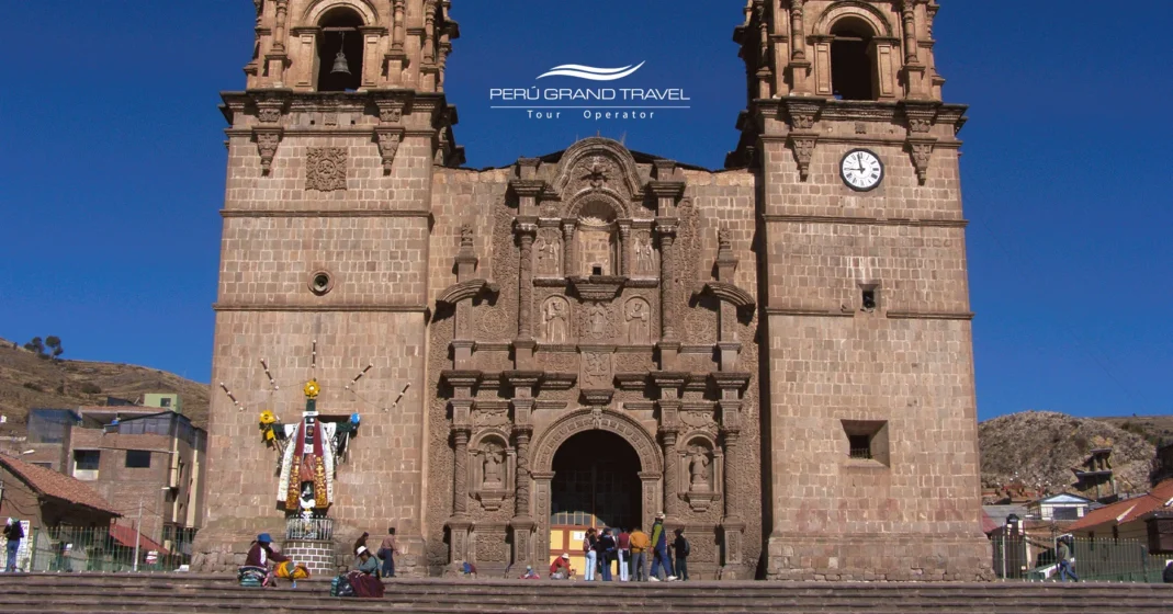 Catedral de Puno, igrejas de Puno, praça principal de Puno, igrejas do Peru