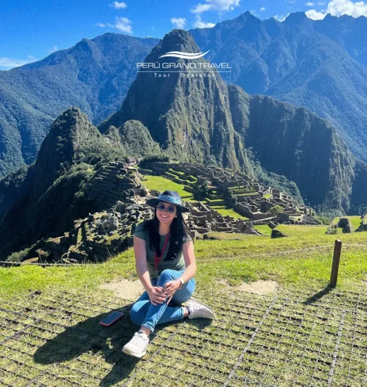 Experiência em Machu Picchu depois da Trilha Inca Curta, com vista da cidadela inca e das montanhas