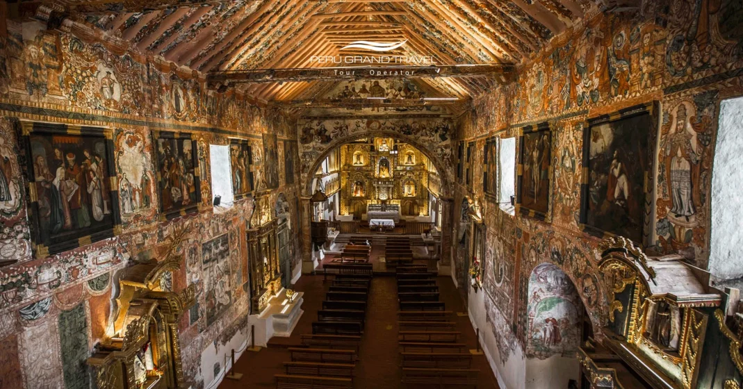 Igreja de San Juan Bautista de Huaro. Rota barroca, igrejas em Cusco, murais barrocos