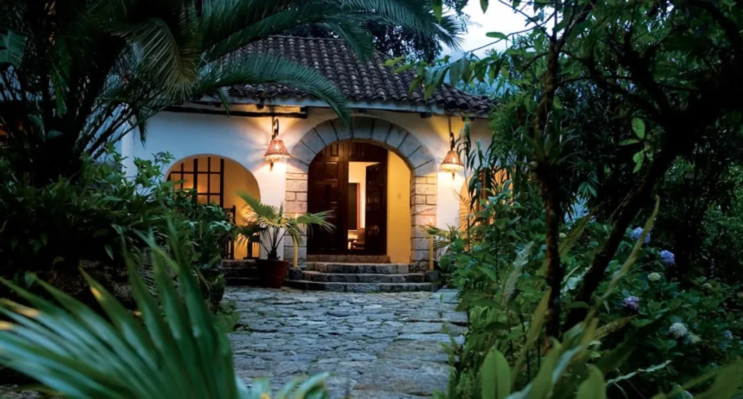 Inkaterra Machu Picchu Pueblo Hotéis de luxo em Aguas Calientes com suítes estilo casita cercadas por jardins tropicais em Aguas Calientes, Peru.