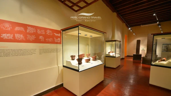 Museus em Puno Pukara Lithic