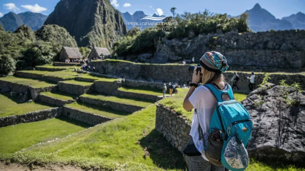 Pessoa em Machu Picchu, Pessoa na Trilha Inca, Pessoa na Entrada do Sol, Pessoa tirando fotos em Machu Picchu, Pessoa após a trilha em Machu Picchu