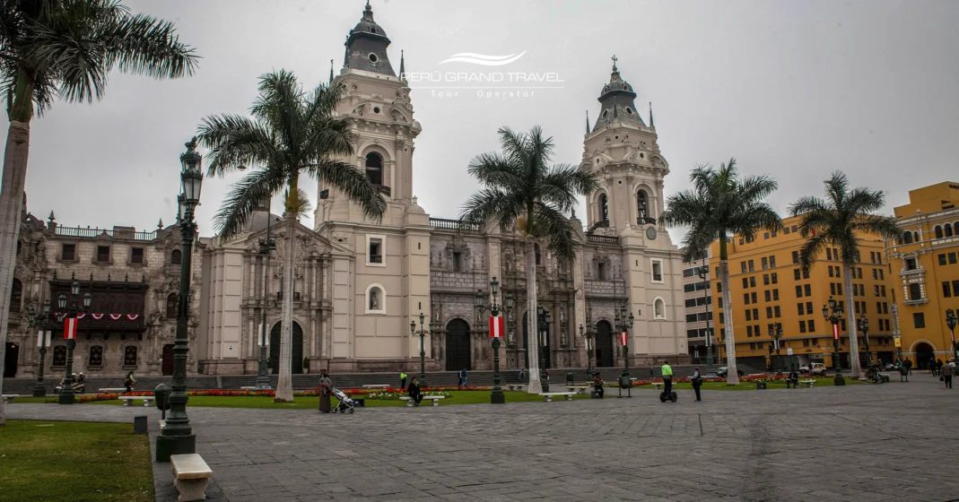 Praça Mayor de Lima - Catedral de Lima - Igrejas de Lima - Arquitetura Religiosa de Lima