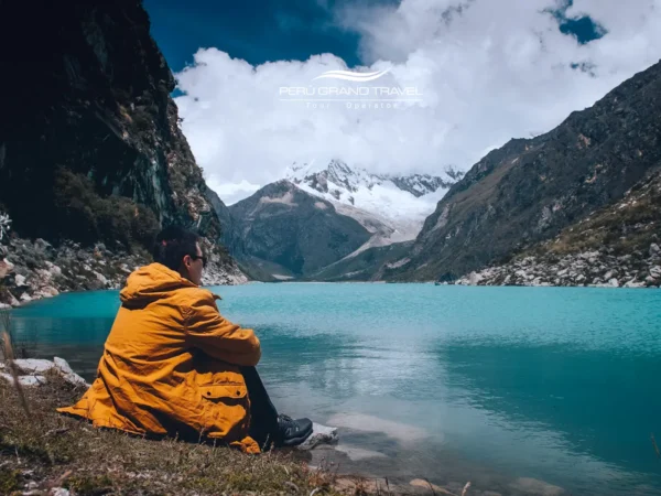 Descubra qual é a altitude de Huaraz Peru a 3.052 m e explore lagos, montanhas e paisagens de alta altitude com segurança.