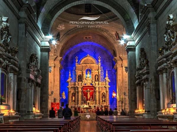 The Cathedral of Puno, Portada