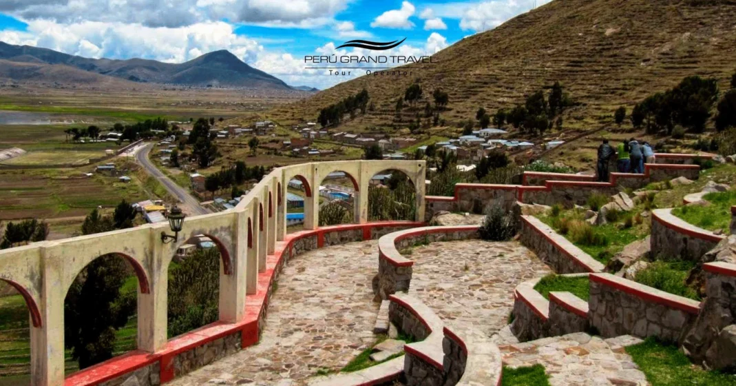 Vista tradicional de Pomato em Puno
