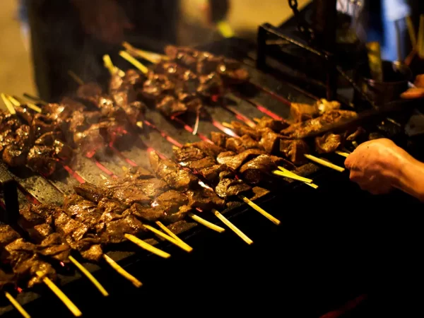 Comida de rua peruana, descubra a melhor