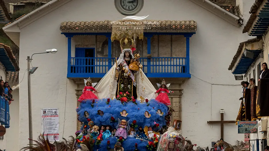 Virgem de Carmen em Paucartambo