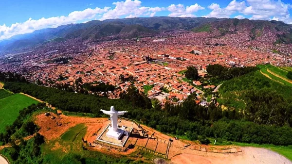 estatua-de-cristo-branco-em-cusco
