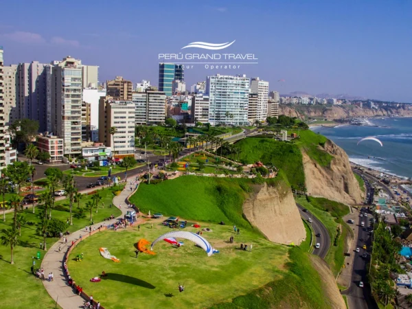 Vista panorâmica dos melhores lugares para passear em Lima, com parques, mirantes, praias e monumentos históricos que mostram o encanto da capital peruana.