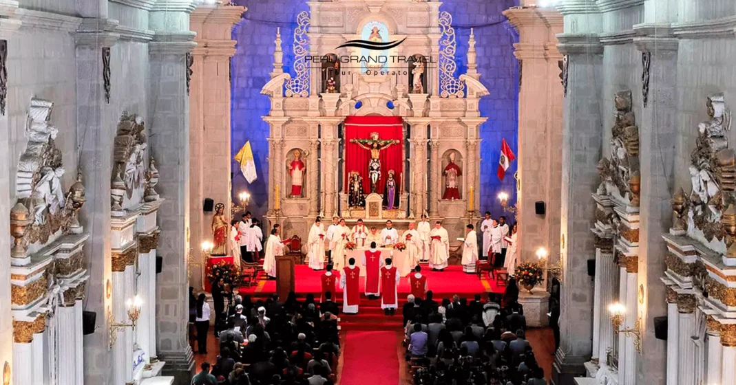 missa religiosa da catedral de Puno