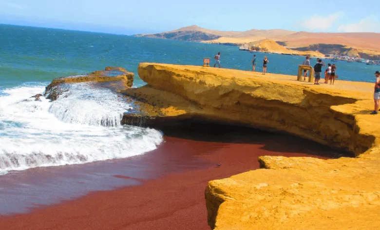 Praia Roja, Paracas