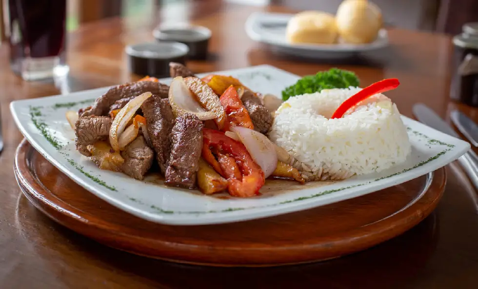 Restaurantes onde se come lomo saltado em aguas calientes
